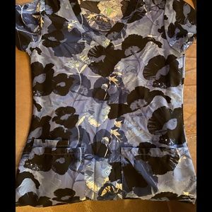 Xs Scrub top